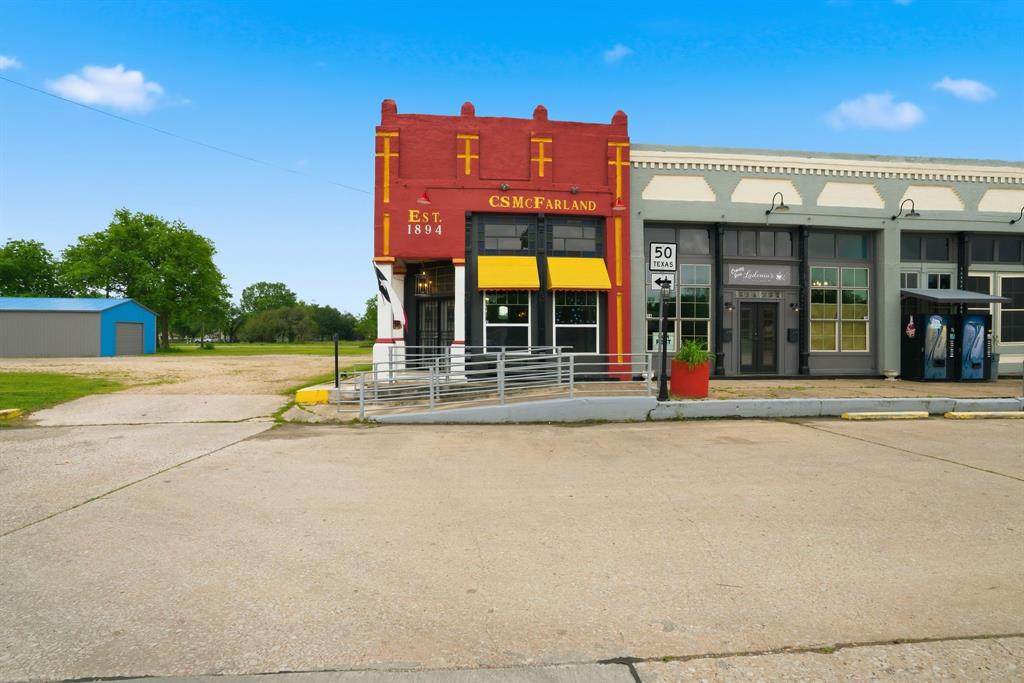 2 Side Plaza - Photo 1