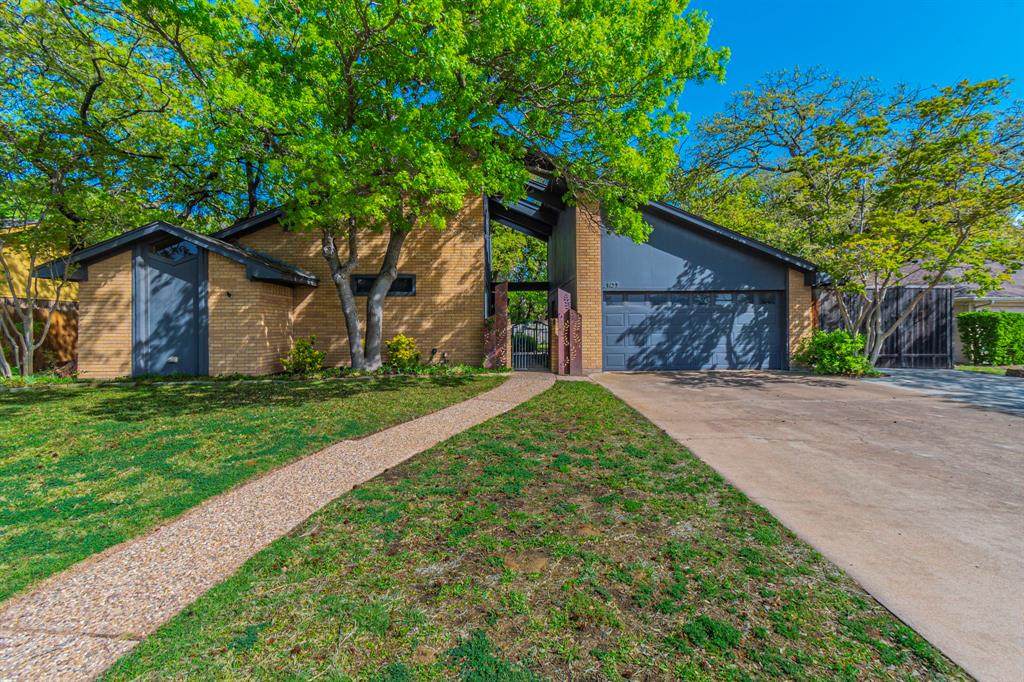 105 Guinevere Drive - Photo 1