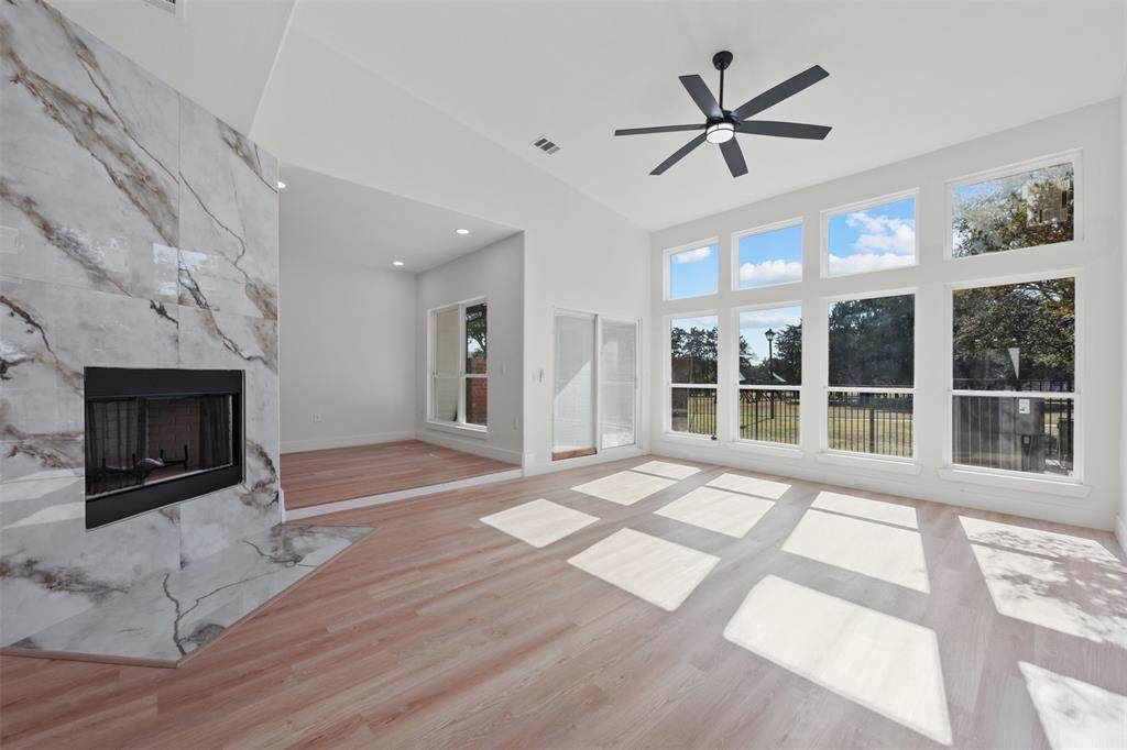 1412 Crosspointe Street - Photo 1