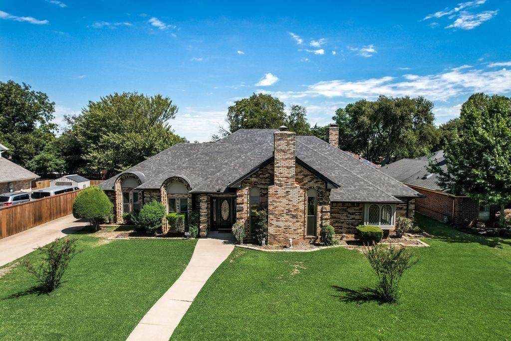 1011 Briar Hill Circle - Photo 1