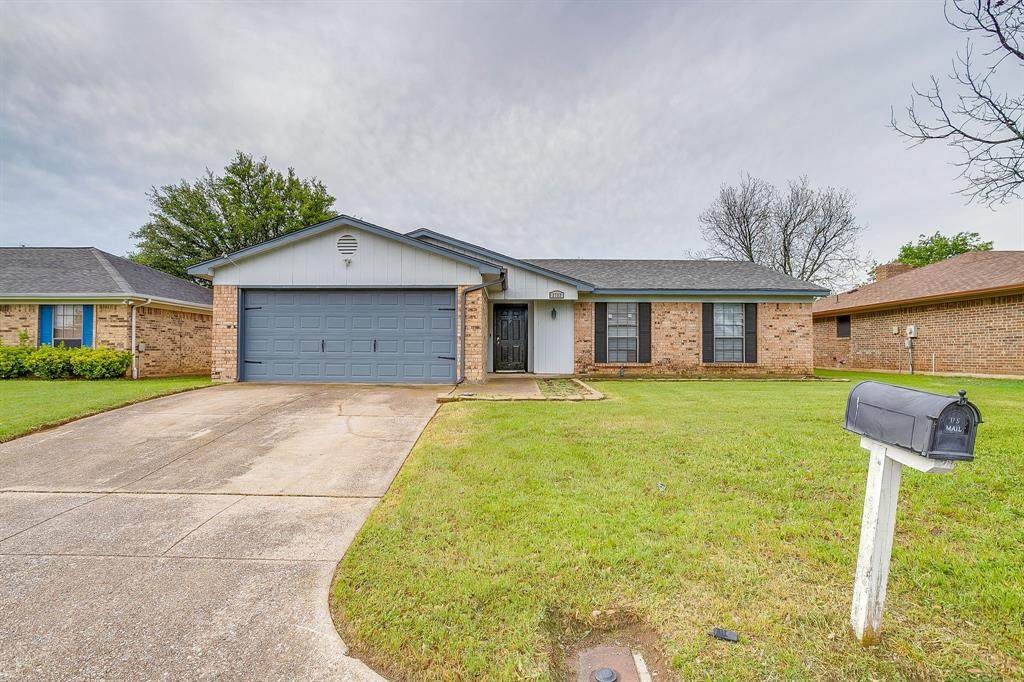 2733 Southpark Lane - Photo 1