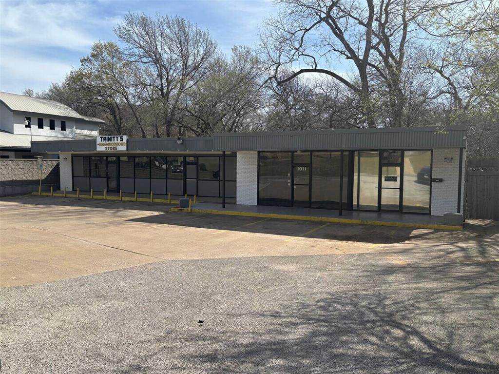 1009 Bowen Road - Photo 1