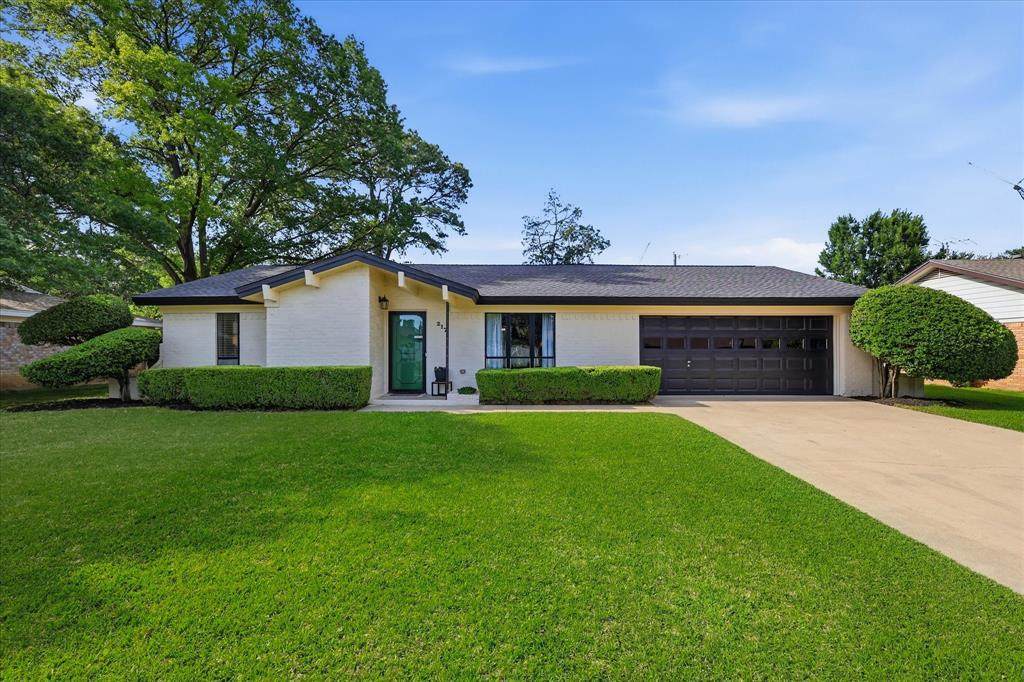 217 Louella Drive - Photo 1