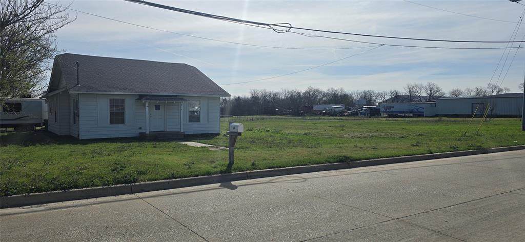 614 2nd Street - Photo 1