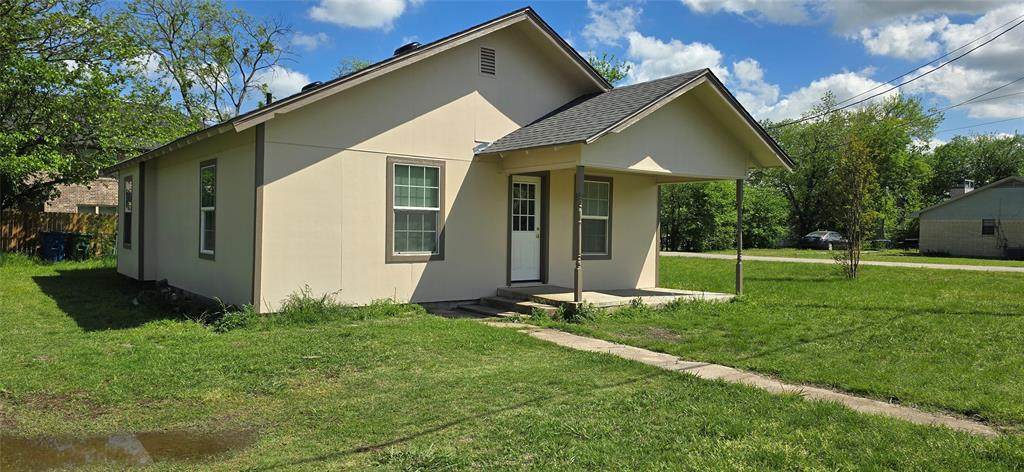 800 4th Street - Photo 1