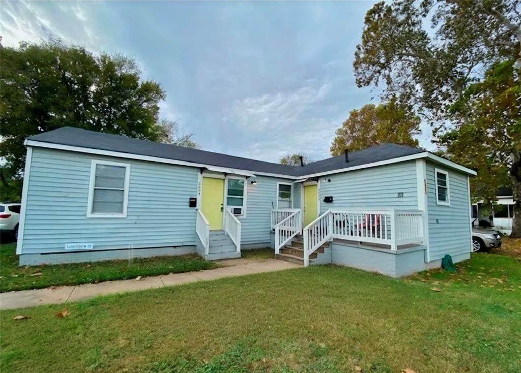 2632 Foster Street - Photo 1