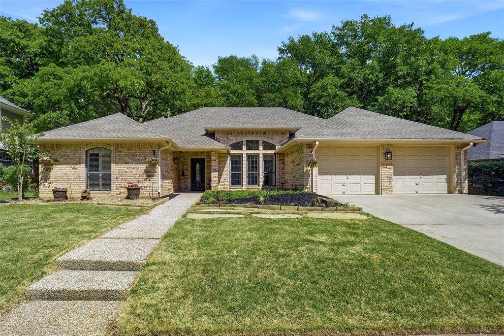 2620 Surrey Woods Road - Photo 1