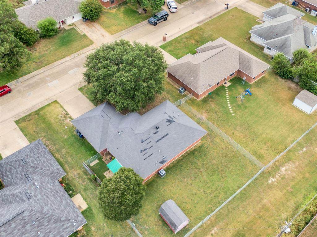 512 Bluebird Lane - Photo 1
