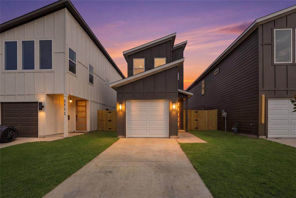 2510 Peabody Avenue - Photo 1
