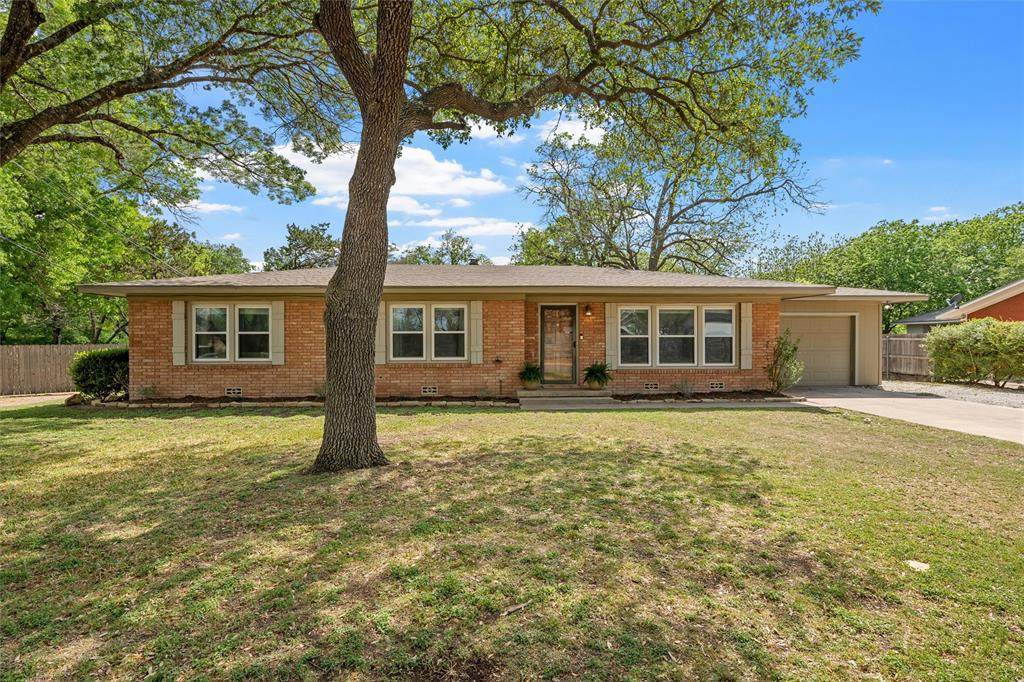 2306 Oak Cliff Drive - Photo 1