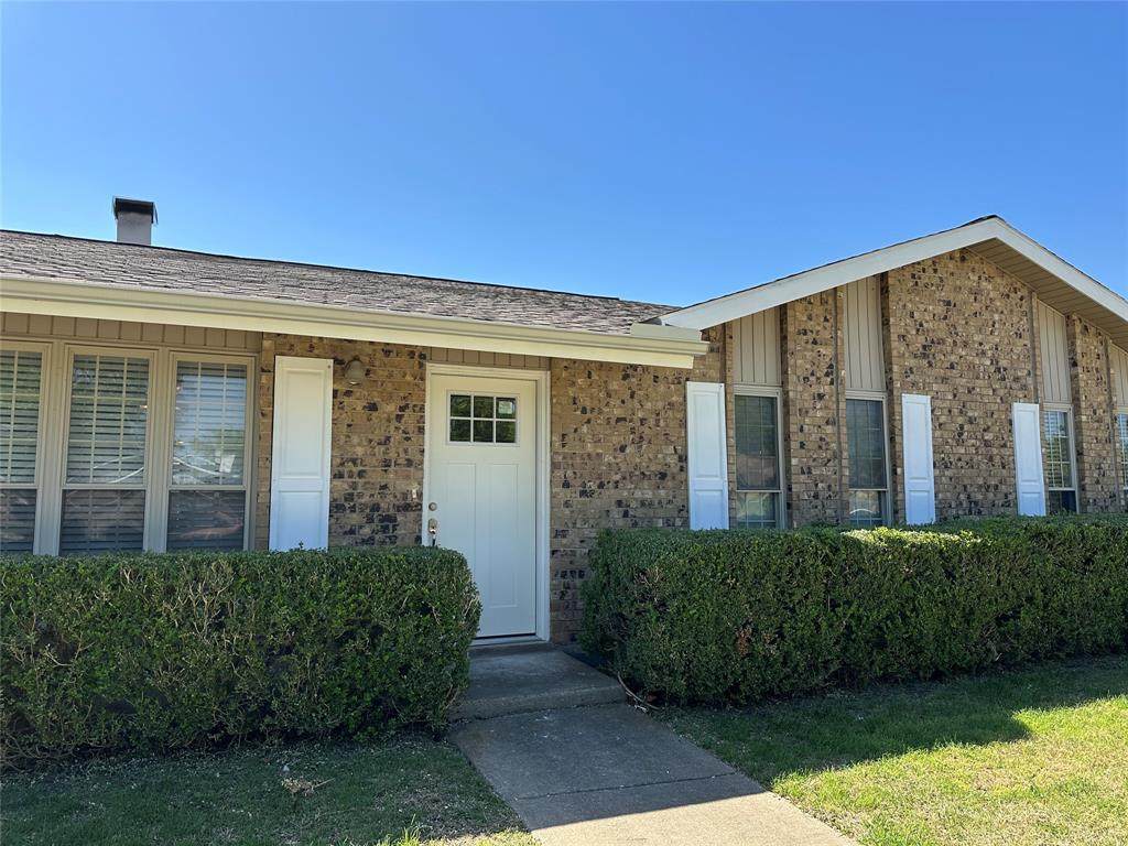 2908 Kingston Drive - Photo 1