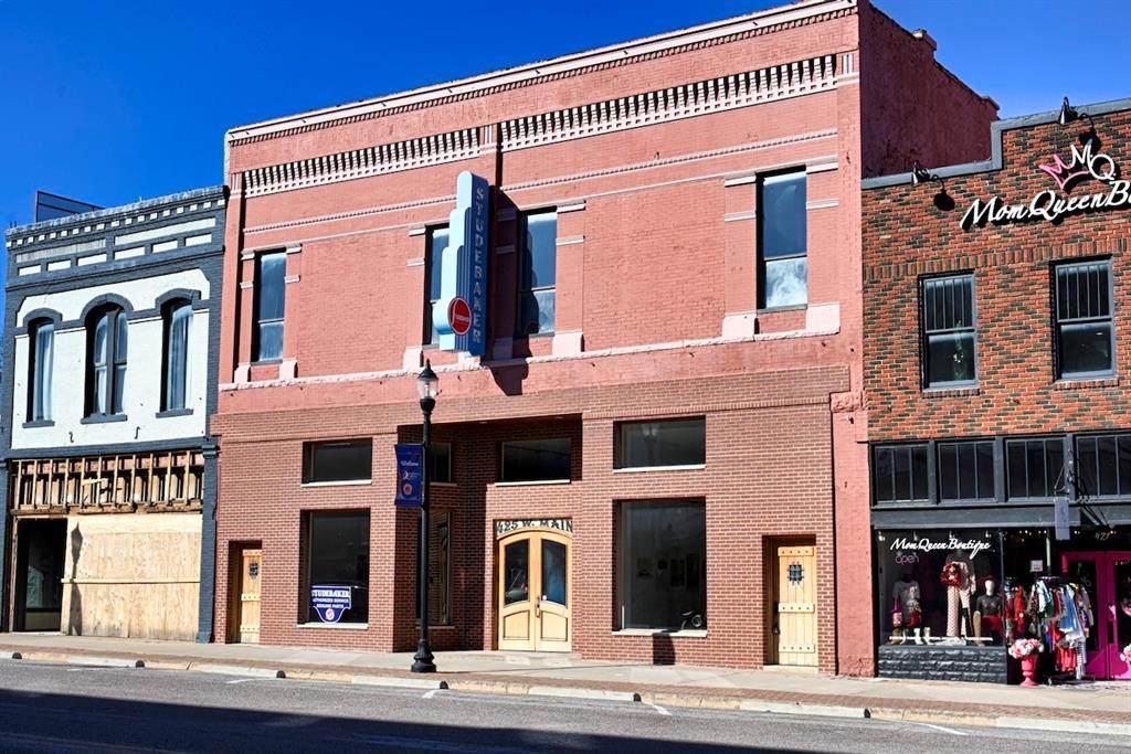 425 Main Street - Photo 1