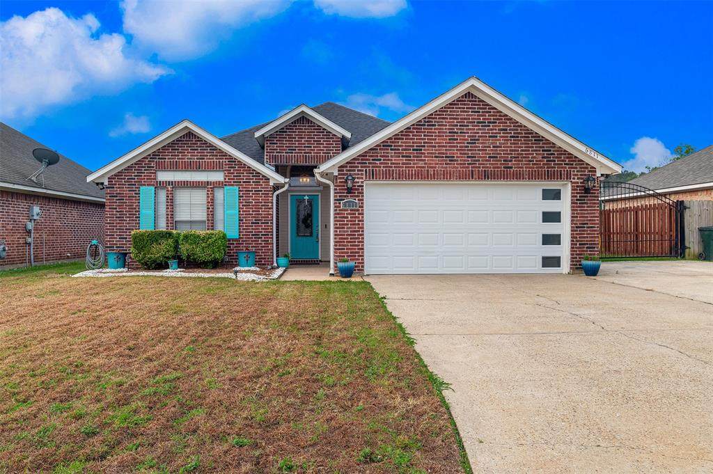6811 Sagewood - Photo 1