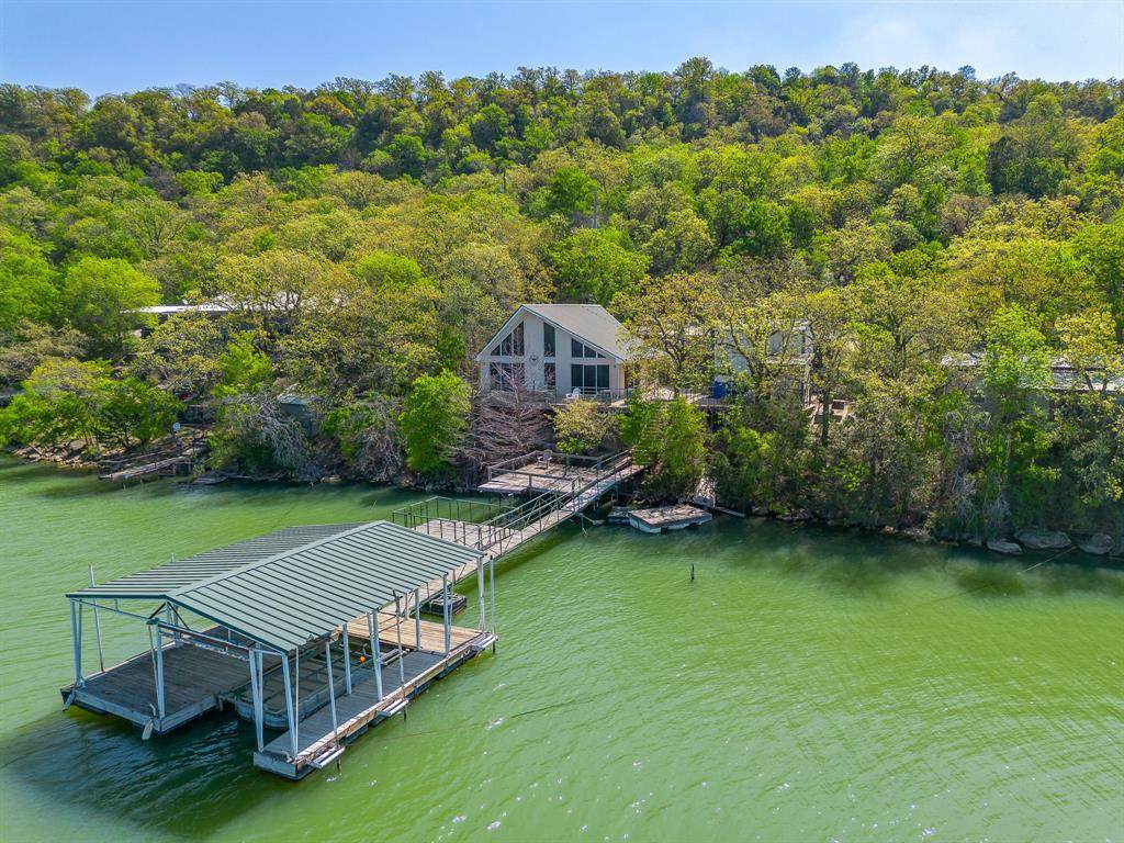 922 Lakeview Drive - Photo 1