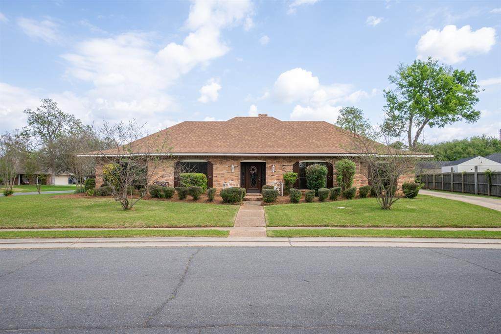 410 Highland Drive - Photo 1