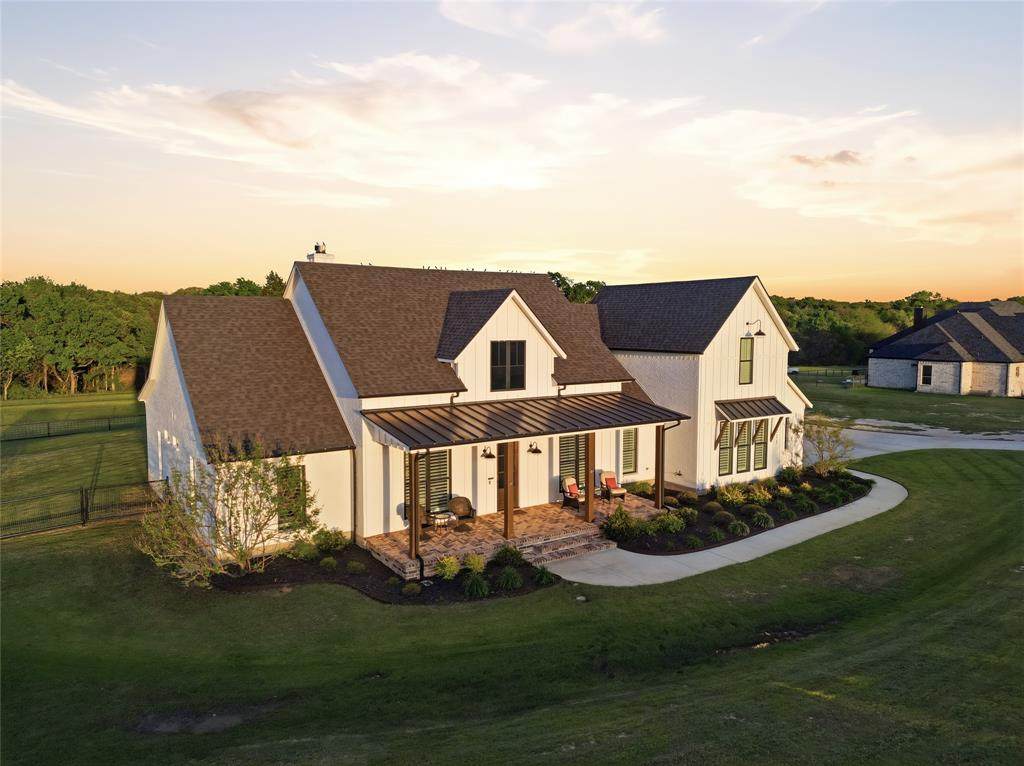 221 Proctor Lane - Photo 1