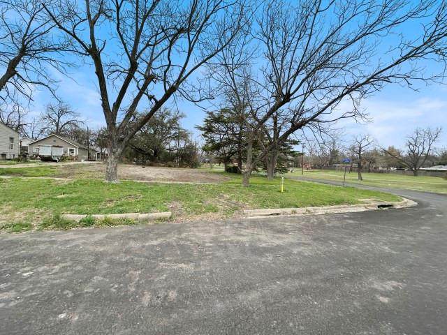 920 4th Street - Photo 1