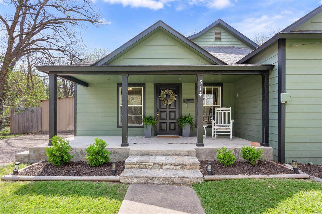 314 Avenue I - Photo 1