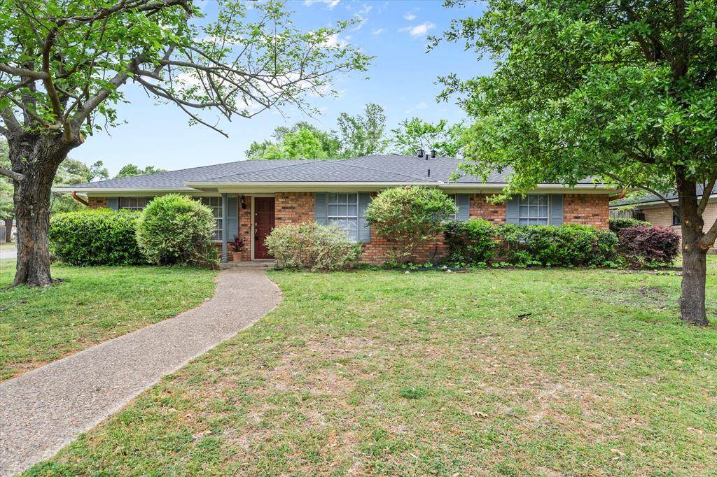 628 Madison Drive - Photo 1