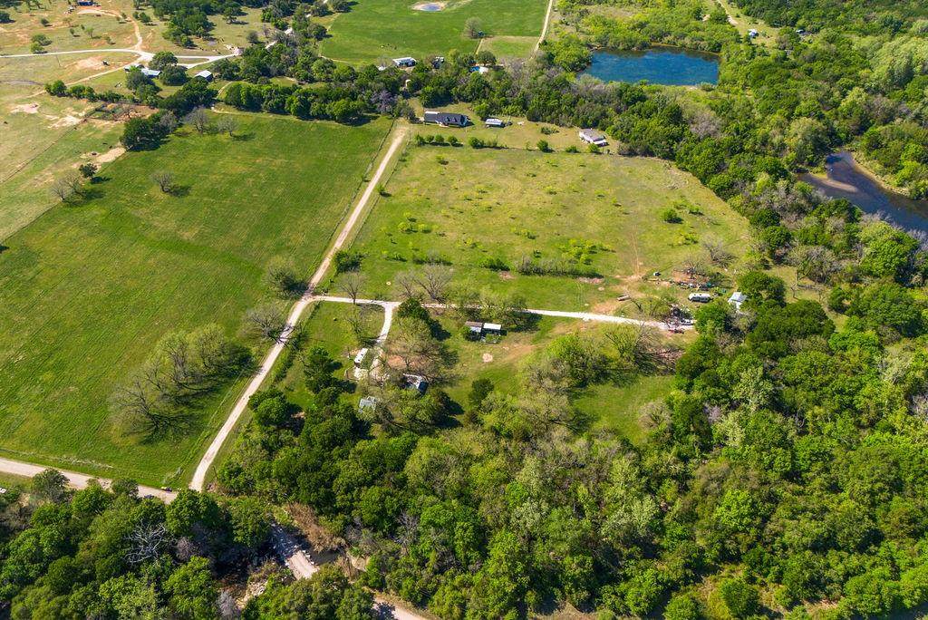 120 County Road 3646 - Photo 1