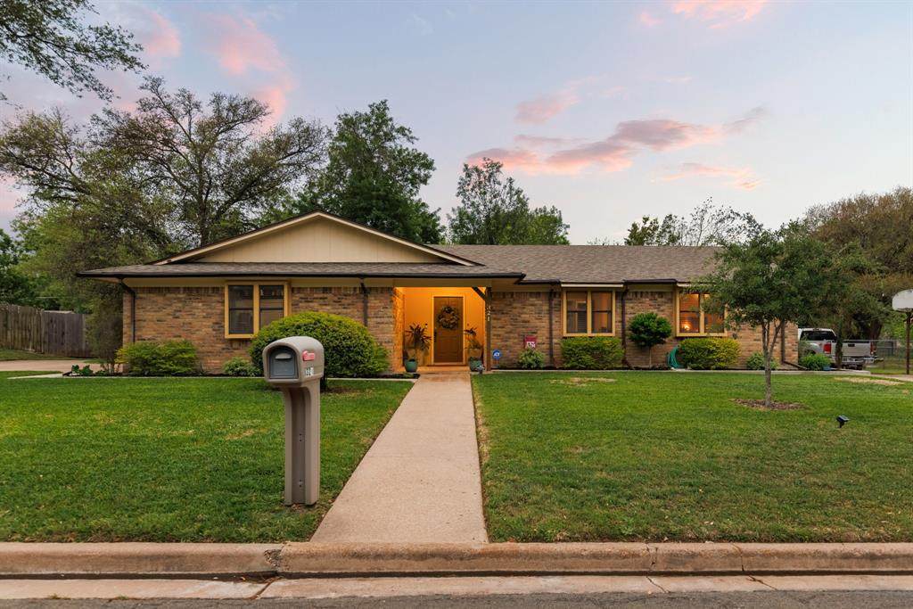321 Oklahoma Avenue - Photo 1