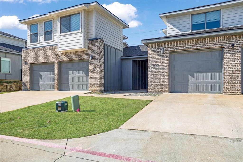 3060 Crawford Street - Photo 1