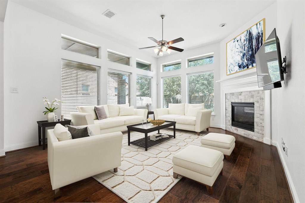 1516 8th Street - Photo 1