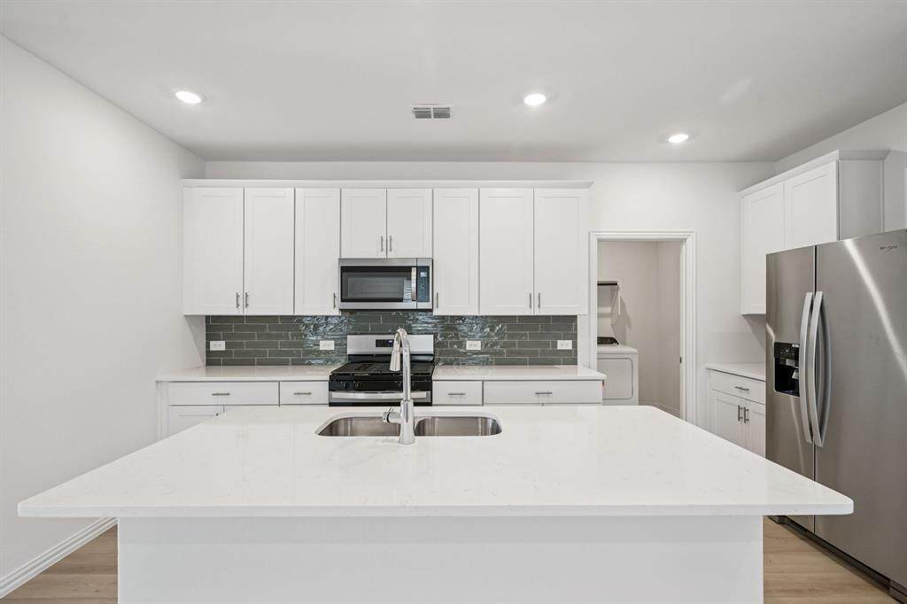 1404 Bridgestone Drive - Photo 1