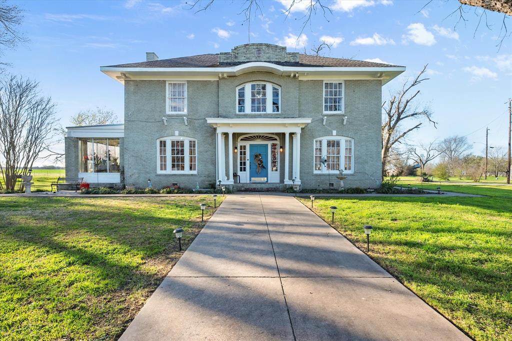 300 5th Street - Photo 1