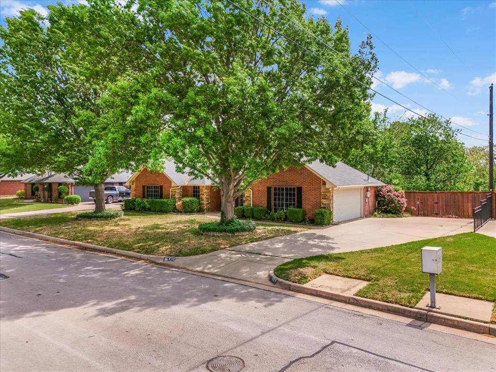 413 Flagstone Drive - Photo 1