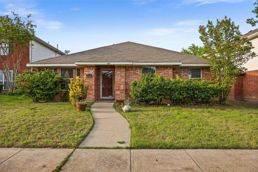 5228 Boxwood Lane - Photo 1