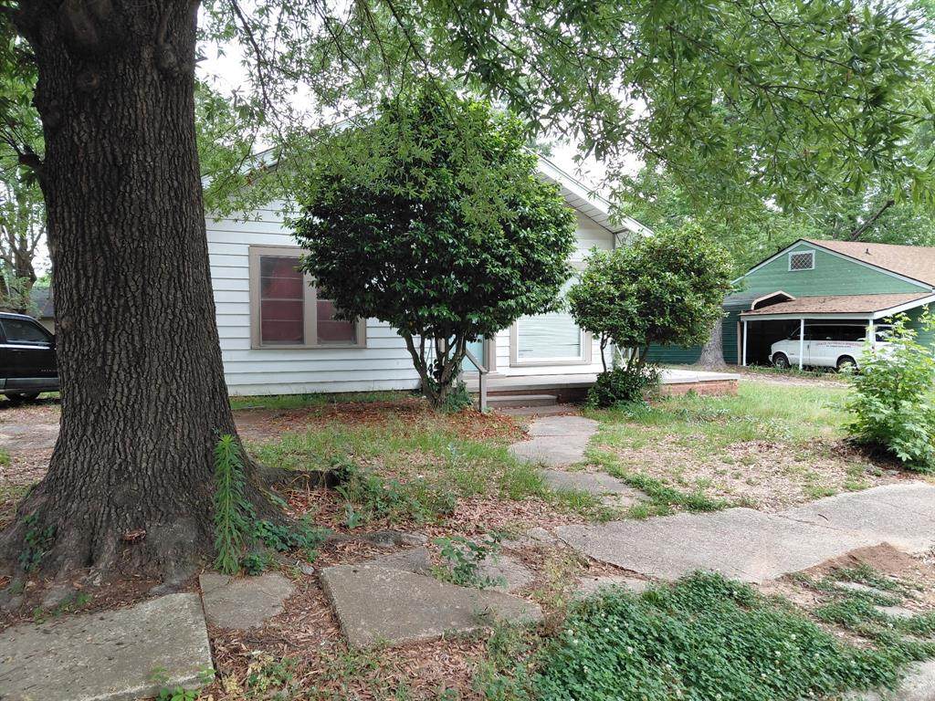 860 Evangeline Place - Photo 1