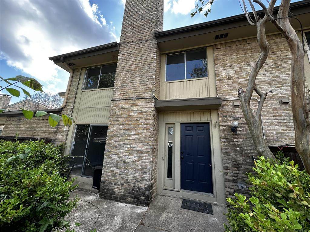 2648 Custer Parkway - Photo 1