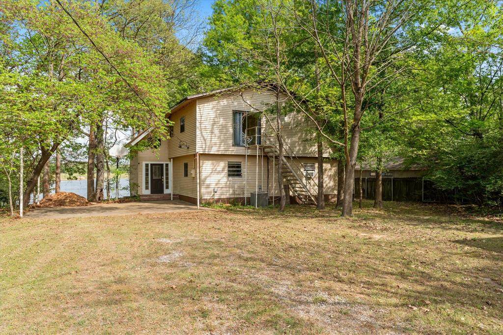 405 Triple S Drive - Photo 1
