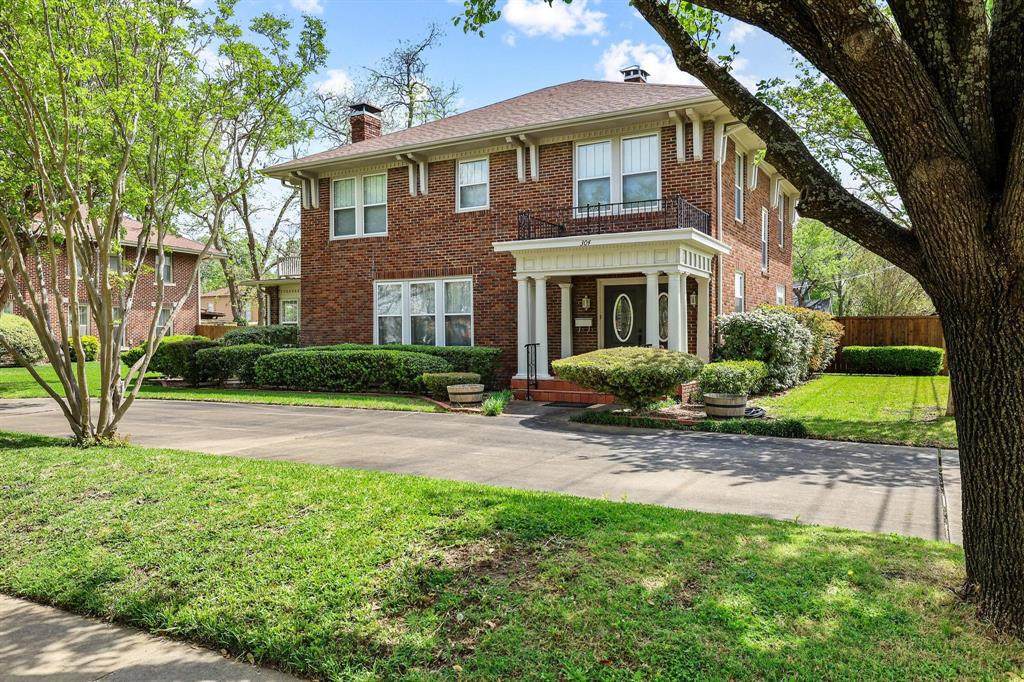304 9th Street - Photo 1