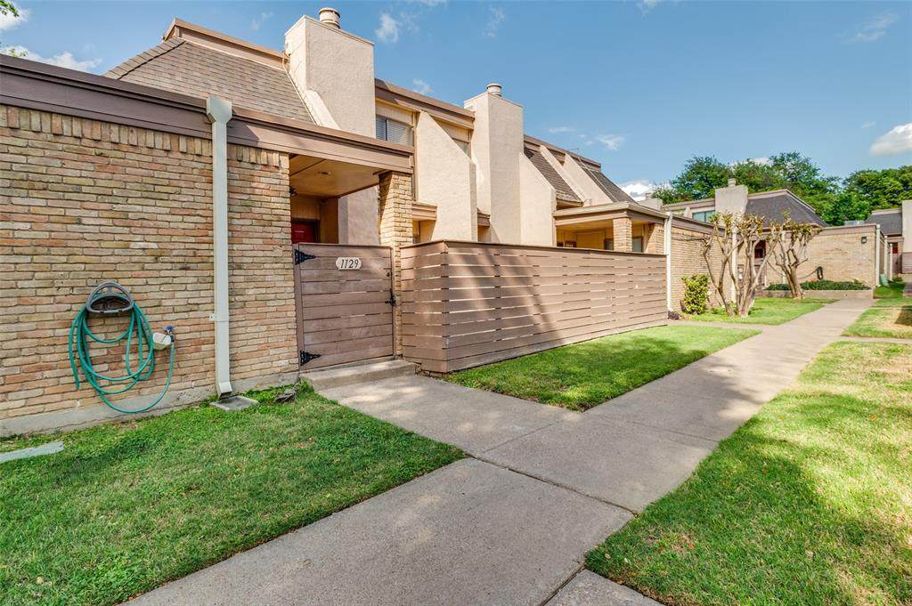 3121 Park Lane - Photo 1