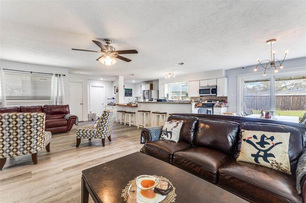 614 Melrose Drive - Photo 1