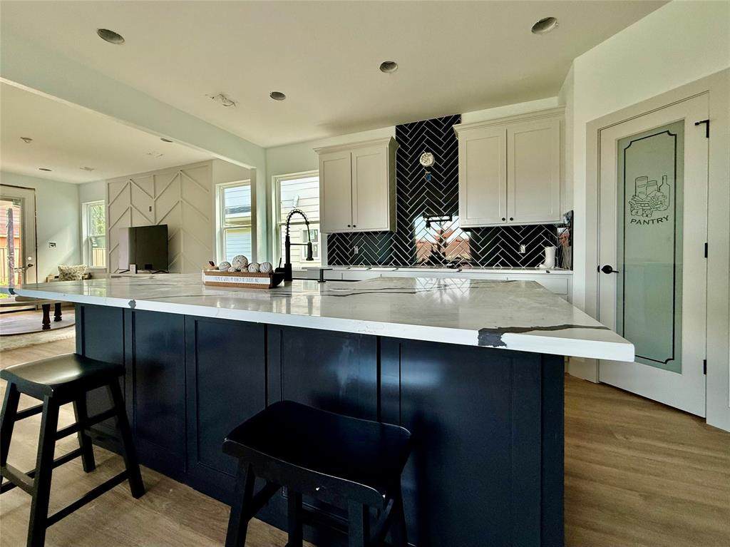 216 13th Street - Photo 1