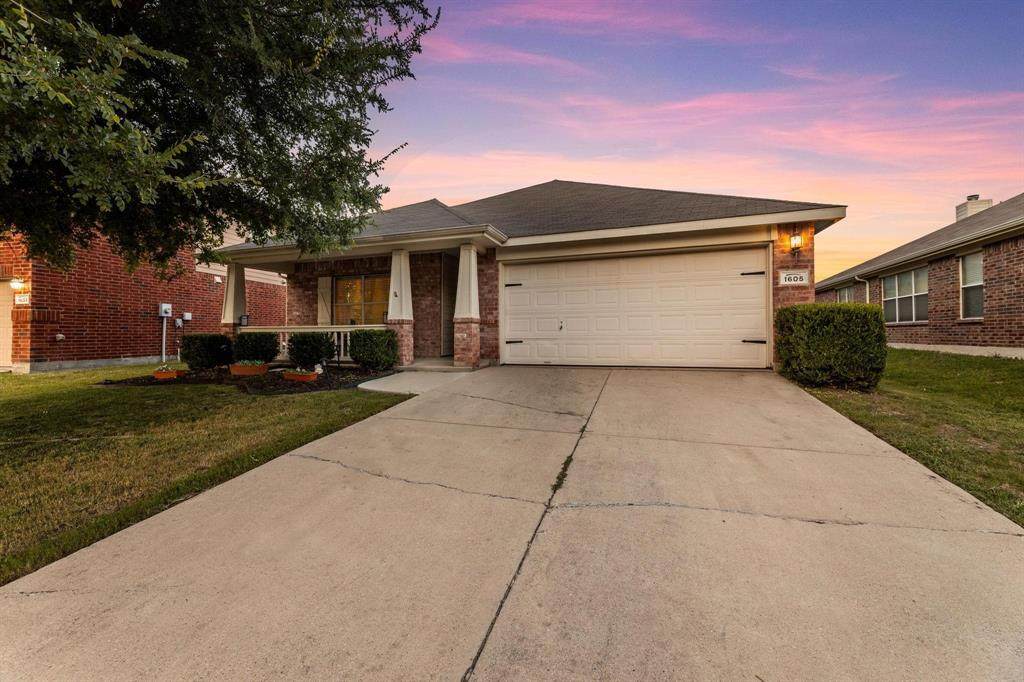 1605 Cardinal Way - Photo 1
