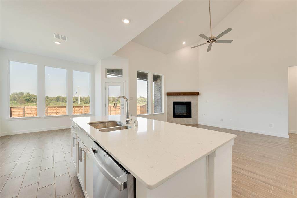 2804 Reuter Avenue - Photo 1