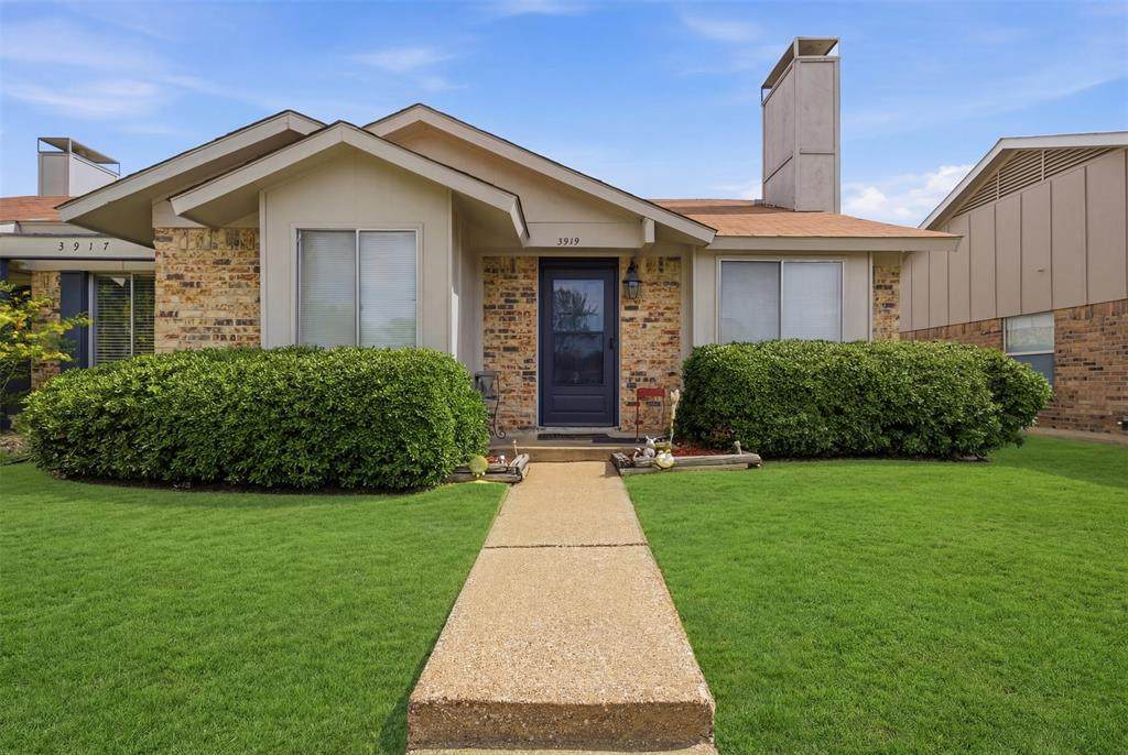 3919 Queens Court - Photo 1