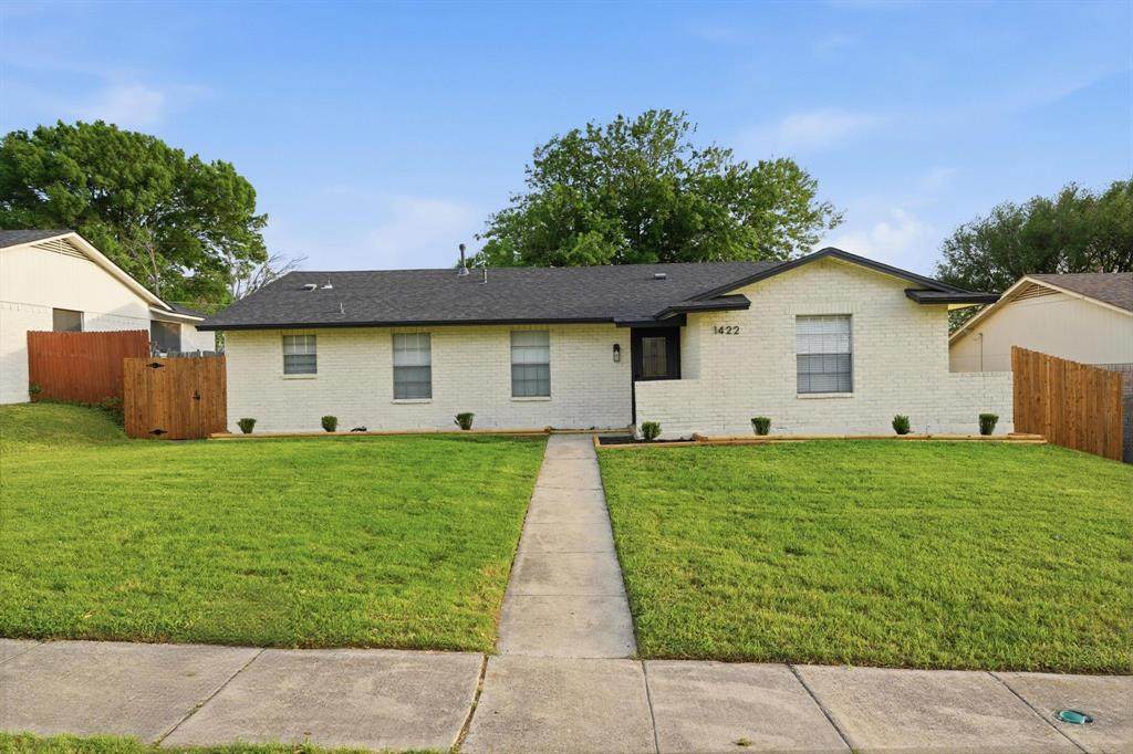 1422 Aldenwood Drive - Photo 1