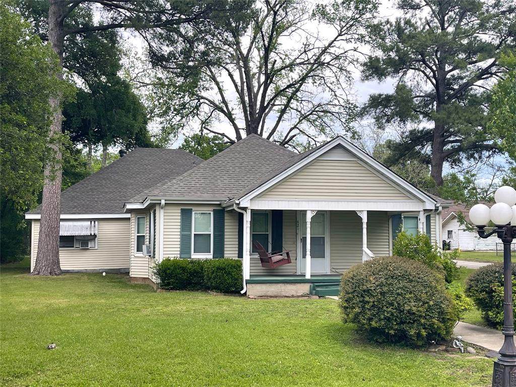 421 8th Avenue - Photo 1