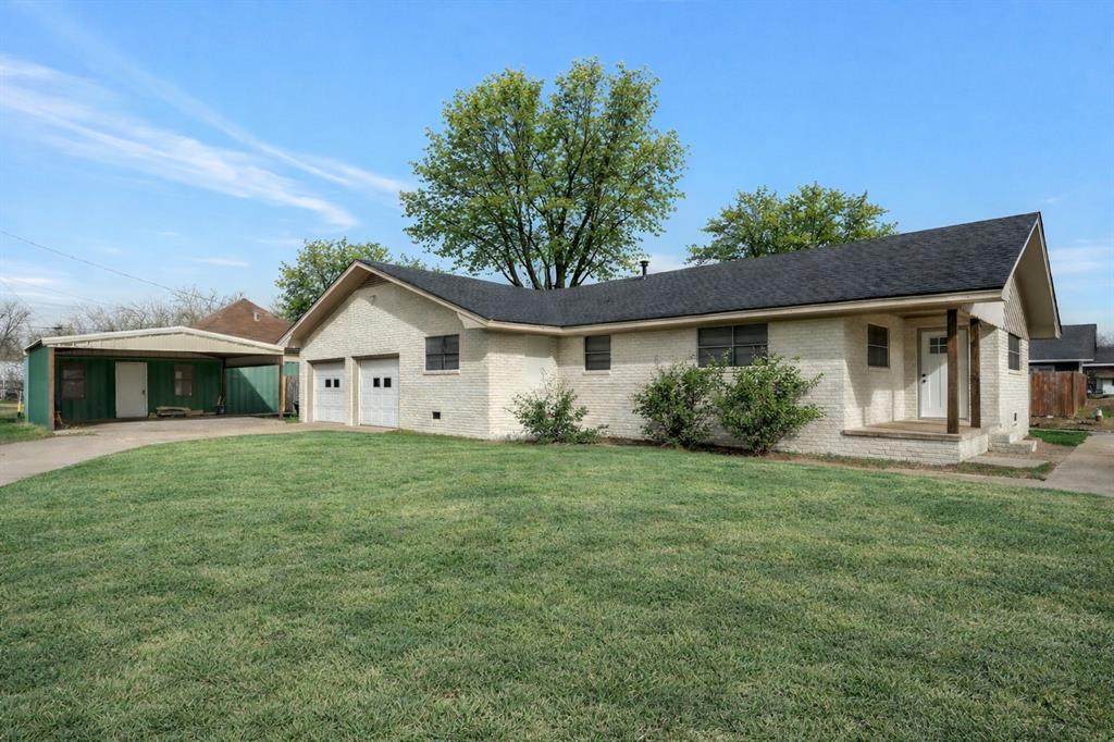 411 N 5th Avenue - Photo 1