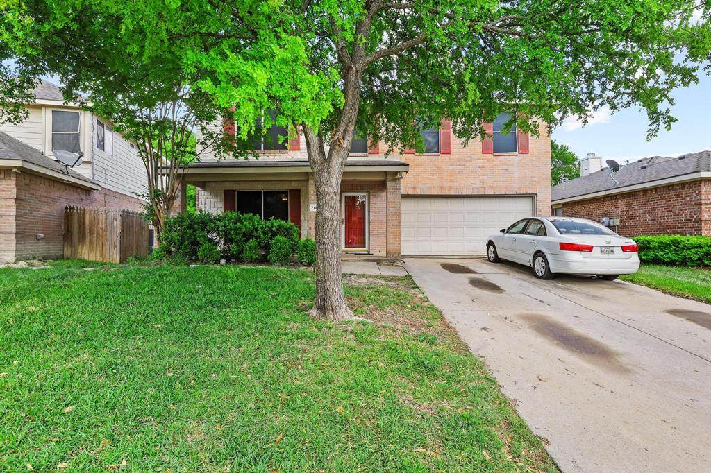 704 Acacia Drive - Photo 1
