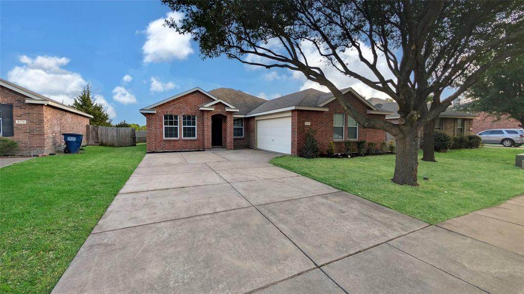 614 Chapman Drive - Photo 1