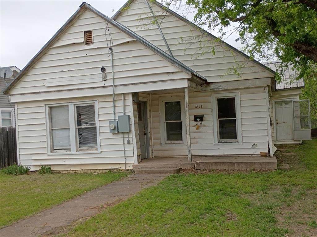 1812 8th Street - Photo 1