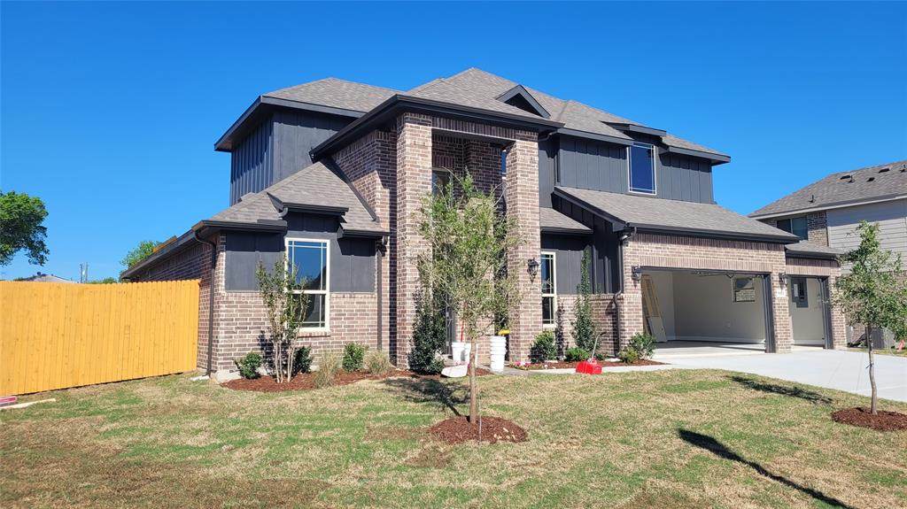 1023 Ella Drive - Photo 1