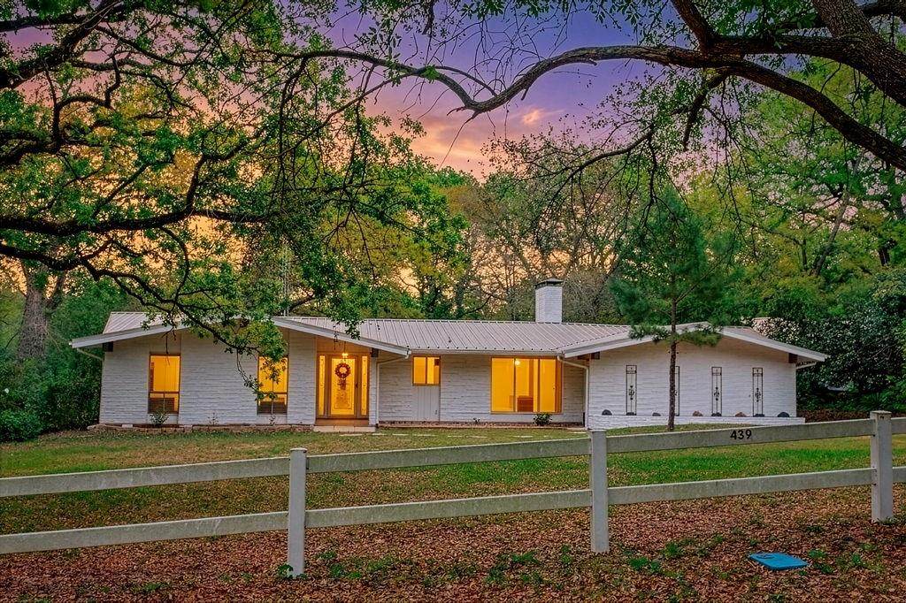 439 Lonestar Lane - Photo 1