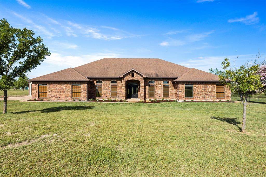 431 Spring Meadow - Photo 1